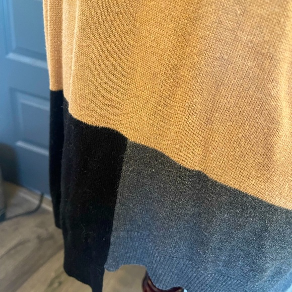 Vince Camuto Hi-Lo Sweater Tunic (great w/ leggings or jeans) Camel, Black, Grey - Picture 2 of 6